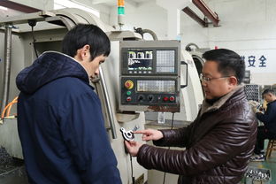 傾心黨的教育事業(yè) 記宜賓市南溪職業(yè)技術(shù)學(xué)?？普\機(jī)電廠廠長方福政